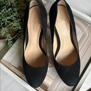 Sexy Cole Haan Black Suede Pumps Size  7